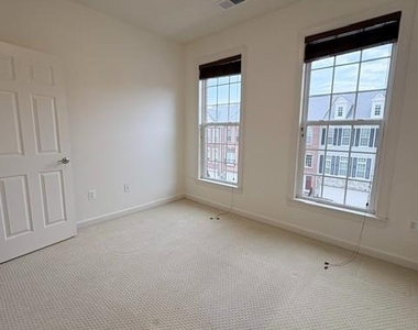 121 Autumn View Drive - Photo Thumbnail 36