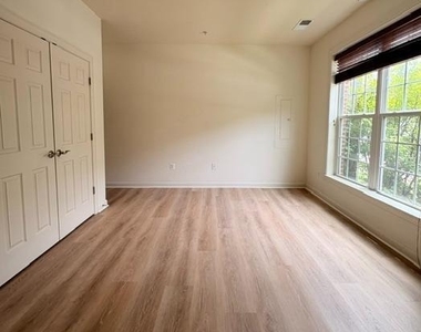 121 Autumn View Drive - Photo Thumbnail 4