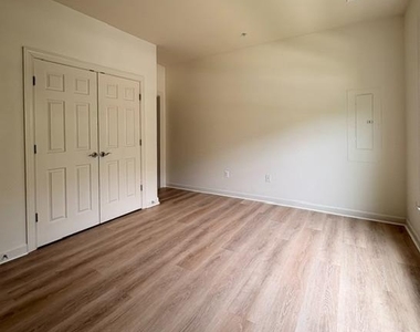 121 Autumn View Drive - Photo Thumbnail 5