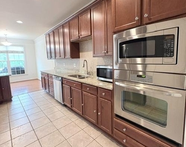 121 Autumn View Drive - Photo Thumbnail 12