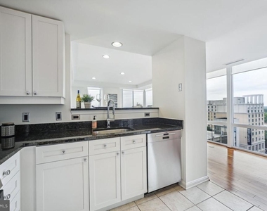 930 Wayne Avenue - Photo Thumbnail 16