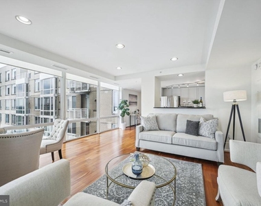 930 Wayne Avenue - Photo Thumbnail 12