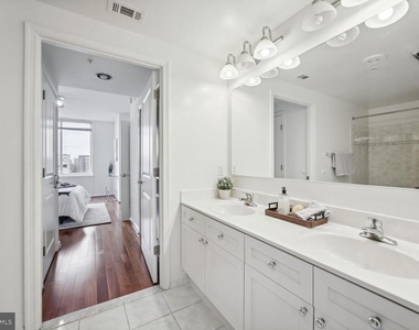 930 Wayne Avenue - Photo Thumbnail 21