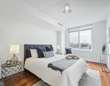 930 Wayne Avenue - Photo Thumbnail 19