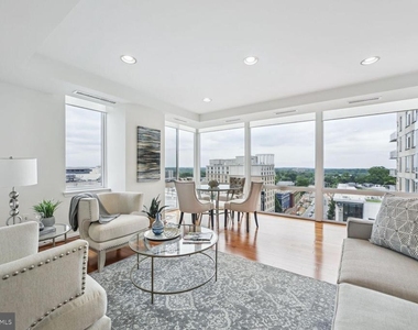 930 Wayne Avenue - Photo Thumbnail 11
