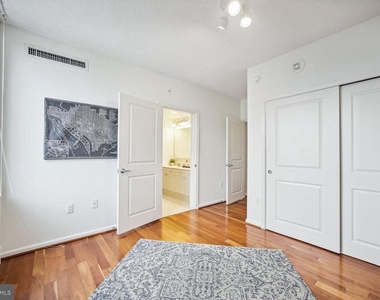 930 Wayne Avenue - Photo Thumbnail 24