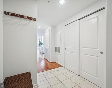 930 Wayne Avenue - Photo Thumbnail 2
