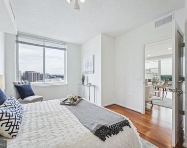 930 Wayne Avenue - Photo Thumbnail 18