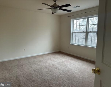 2198 Oak Forest Drive - Photo Thumbnail 7