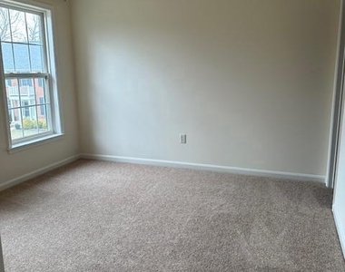 2198 Oak Forest Drive - Photo Thumbnail 9