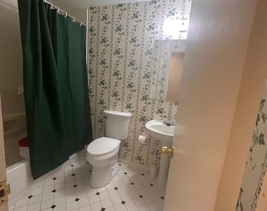 10217 Savoy Court - Photo Thumbnail 6