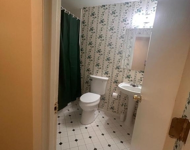 10217 Savoy Court - Photo Thumbnail 5