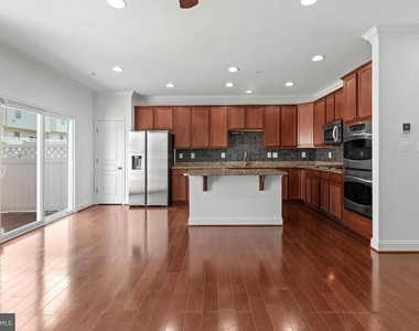8852 Purple Iris Lane - Photo Thumbnail 14