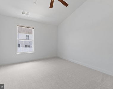 8852 Purple Iris Lane - Photo Thumbnail 31