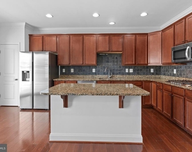 8852 Purple Iris Lane - Photo Thumbnail 15