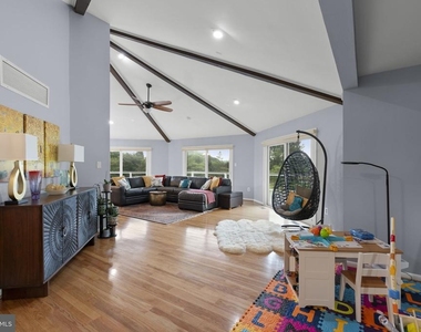 1920 Woodstock Road - Photo Thumbnail 2