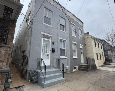 122 W All Saints Street - Photo Thumbnail 3