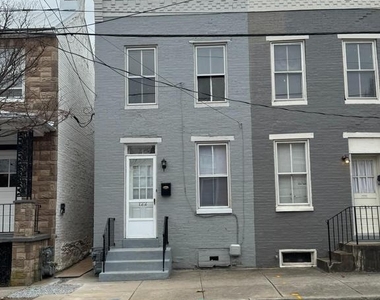 122 W All Saints Street - Photo Thumbnail 2