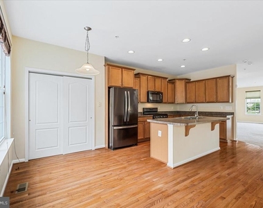 5053 Wesley Square - Photo Thumbnail 9