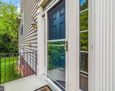 5053 Wesley Square - Photo Thumbnail 3