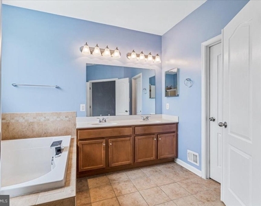 5053 Wesley Square - Photo Thumbnail 23