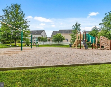5053 Wesley Square - Photo Thumbnail 40
