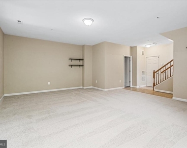 5053 Wesley Square - Photo Thumbnail 31
