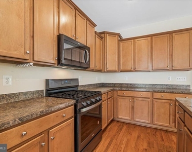 5053 Wesley Square - Photo Thumbnail 10
