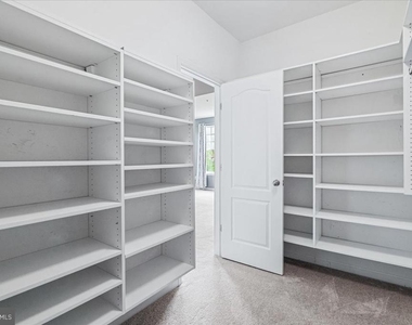 5053 Wesley Square - Photo Thumbnail 24