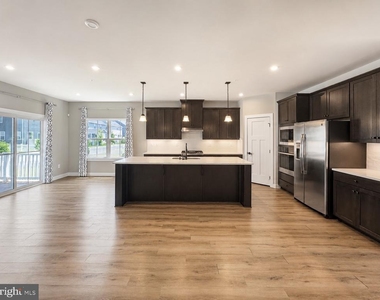 6809 Ballenger Run Boulevard - Photo Thumbnail 7