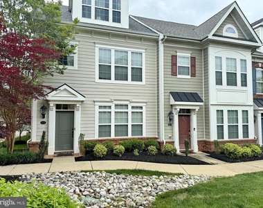 31 Steeplechase Drive - Photo Thumbnail 2