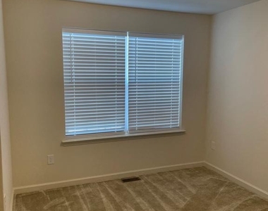1434 Carrick Court - Photo Thumbnail 17