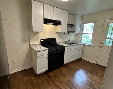 1122 Coyne Place - Photo Thumbnail 7