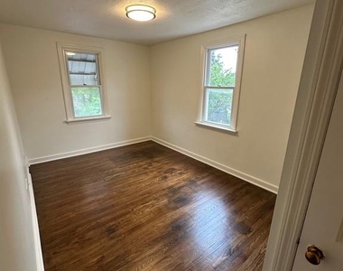 1122 Coyne Place - Photo Thumbnail 14