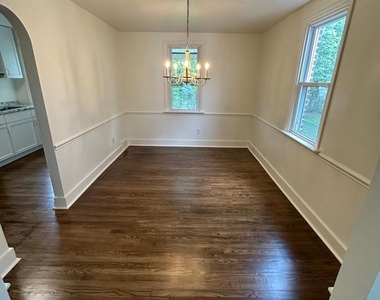 1122 Coyne Place - Photo Thumbnail 5