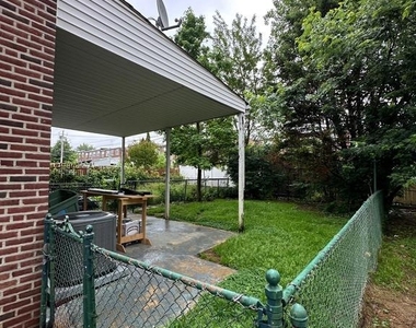 1122 Coyne Place - Photo Thumbnail 2