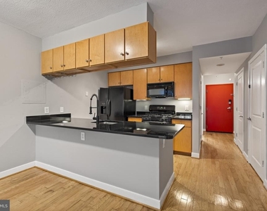 1117 10th Street Nw - Photo Thumbnail 7