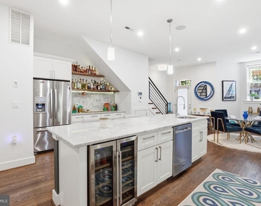145 Adams Street Nw - Photo Thumbnail 4