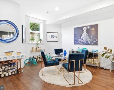 145 Adams Street Nw - Photo Thumbnail 2