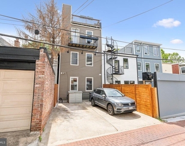 145 Adams Street Nw - Photo Thumbnail 17