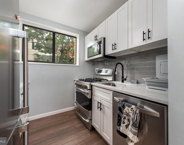 305 C Street Ne - Photo Thumbnail 9