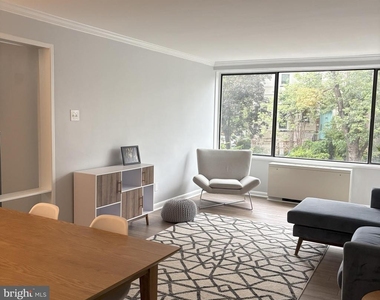 305 C Street Ne - Photo Thumbnail 7
