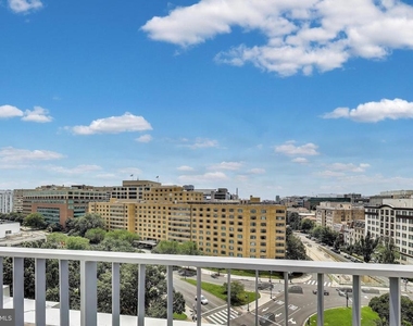 1 Scott Circle Nw - Photo Thumbnail 18