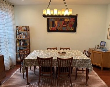 908 11th Street Ne - Photo Thumbnail 4