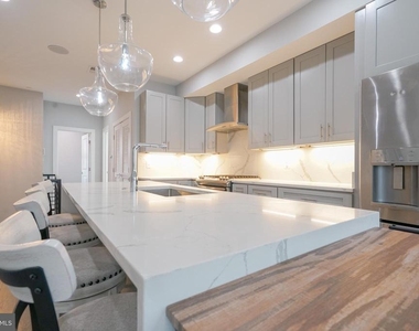 1632 K Street Ne - Photo Thumbnail 7
