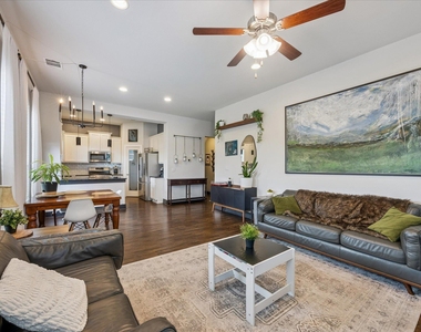 111 Alexander - Photo Thumbnail 3