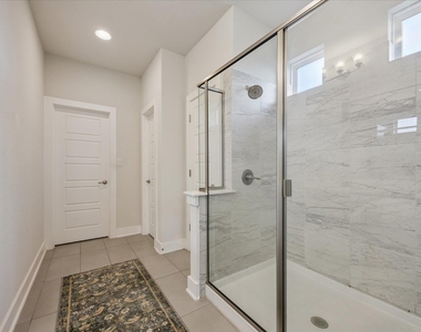 111 Alexander - Photo Thumbnail 11