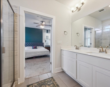 111 Alexander - Photo Thumbnail 12