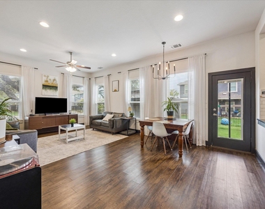 111 Alexander - Photo Thumbnail 4