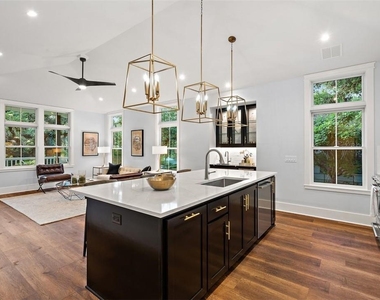 1801 Alta Vista Ave - Photo Thumbnail 11